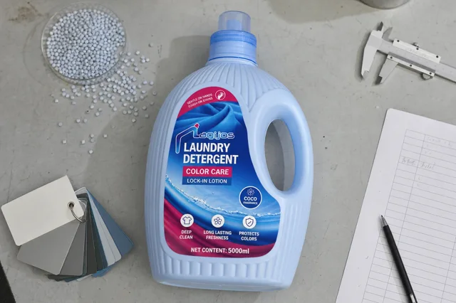 Qiaoshou laundry detergent bottle on a packaging engineer workbench with plastic resin pellets, material swatches, calipers and a checklist